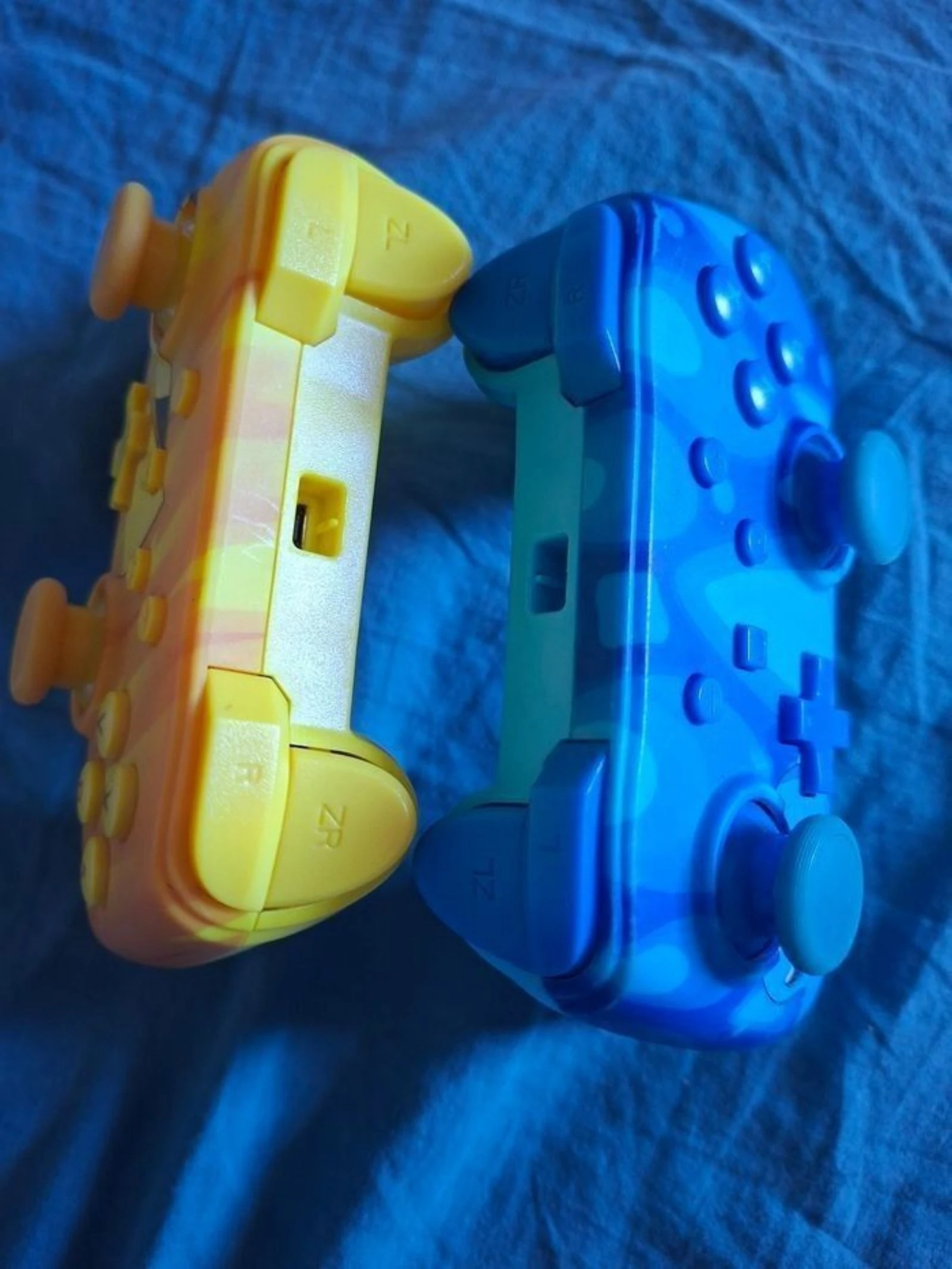 2 controladores Nintendo Switch Pokémon (Pikachu & Blastoise) – photo 2